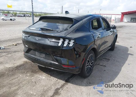 2024 Ford Mustang Mach-E Premium z USA, uszkodzony, nr VIN 3FMTK3SU8RMA49171